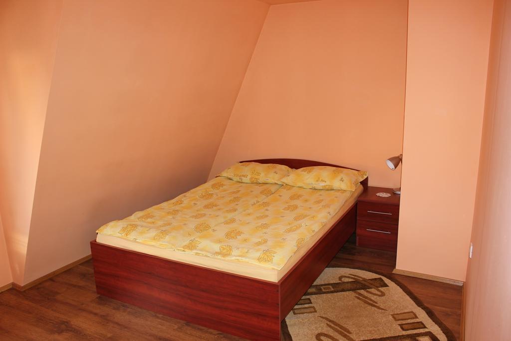 Timi Kulcsoshaz Hotel Lăzarea Exterior photo